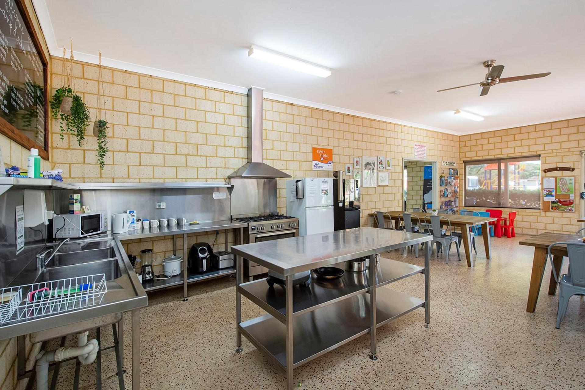 Banksia Tourist Park Hotel Perth Ngoại thất bức ảnh